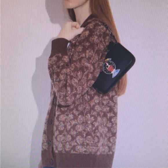 Coach X Peanuts Nolita 19 with Snoopy Let it Snow Motif New - Picture 5 of 8